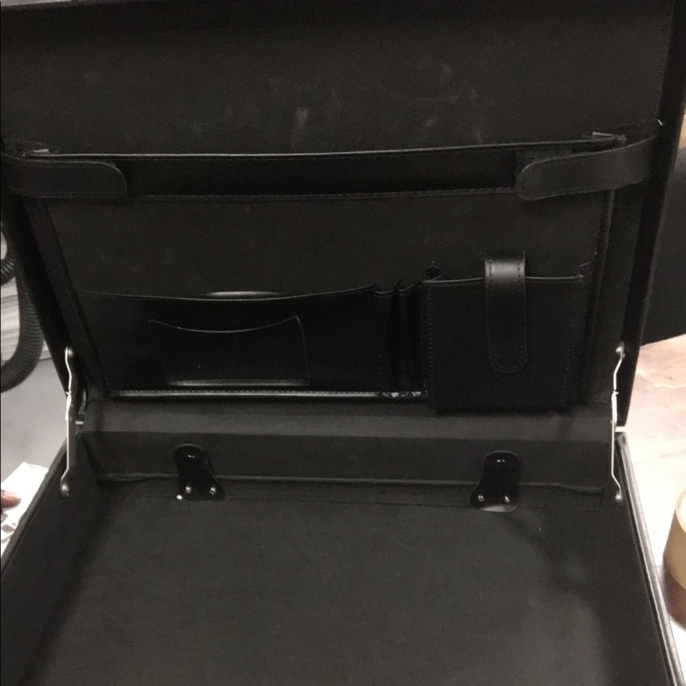 LEATHER BRIEFCASE - Picture 3 of 4